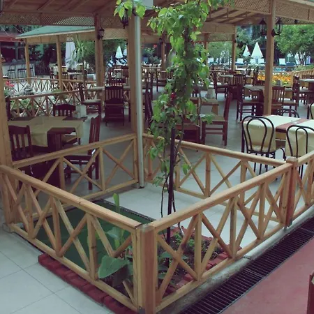 Hotel Idyros